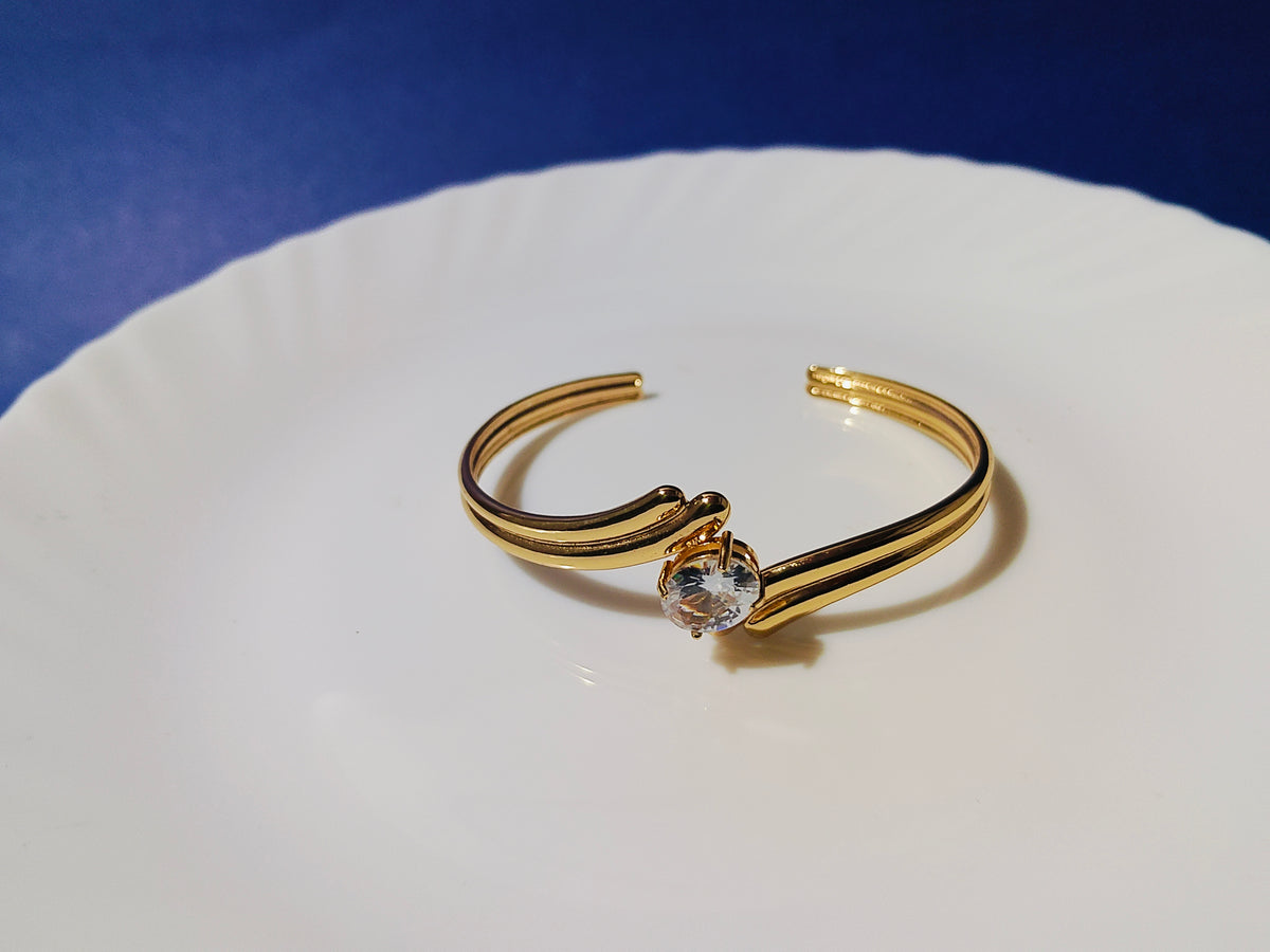 GOLD CUFF BRACELET