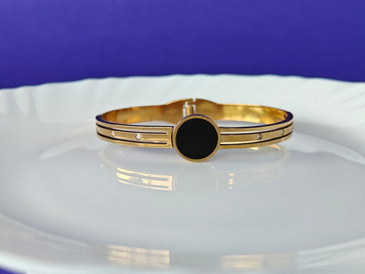 GOLD  BRACELET