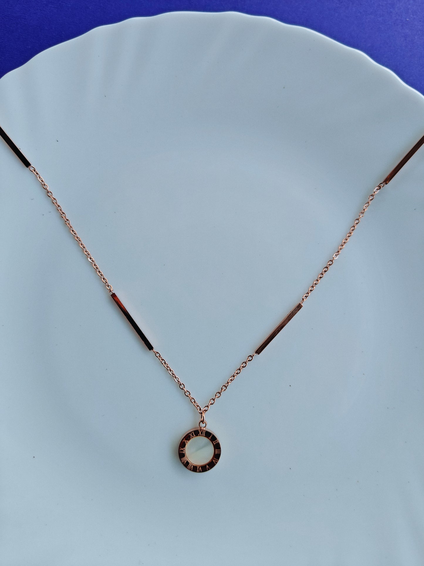 ROSEGOLD CHAIN .