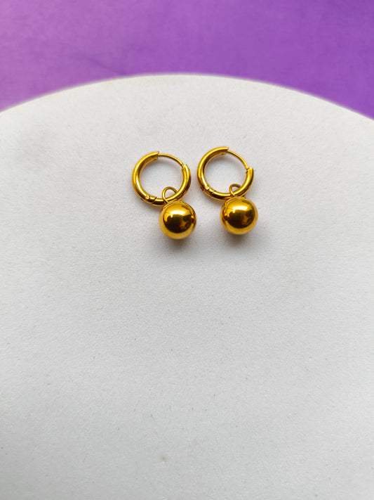 GOLD EARRING  7E T7 X