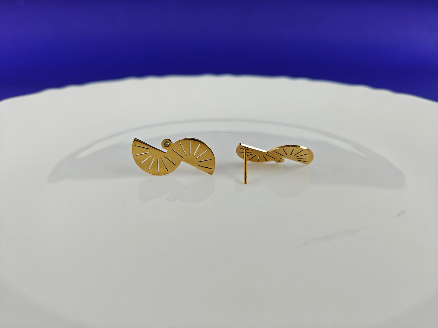 GOLD EARRING  8K T7 X