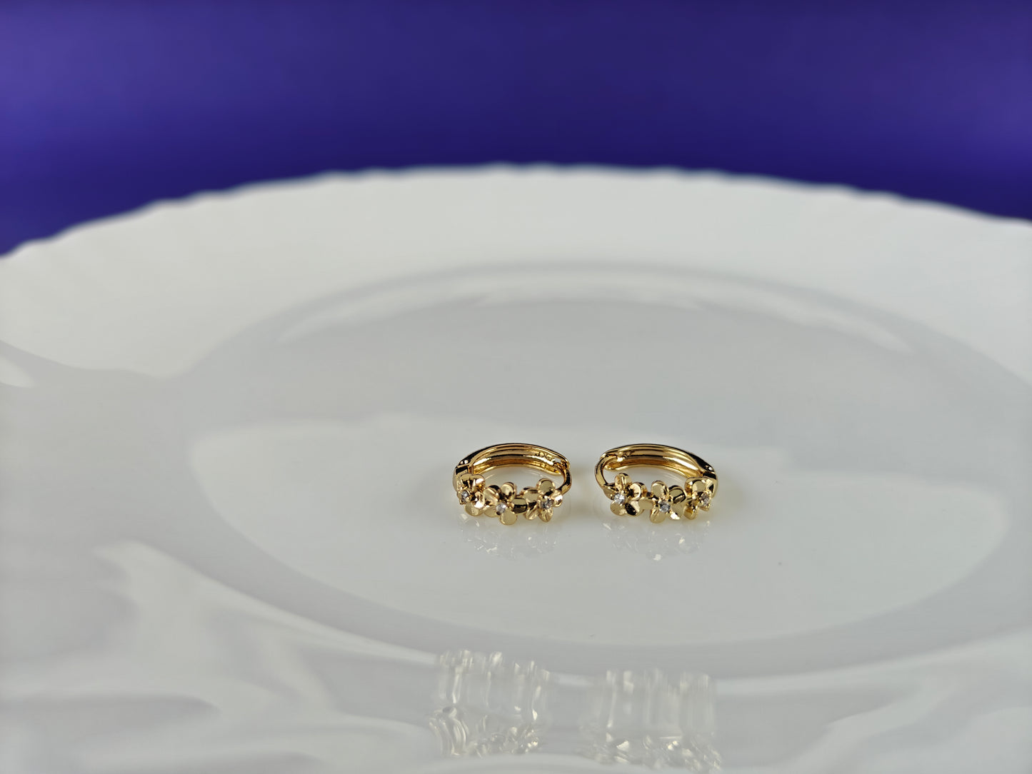 GOLD EARRING  8D T7 X