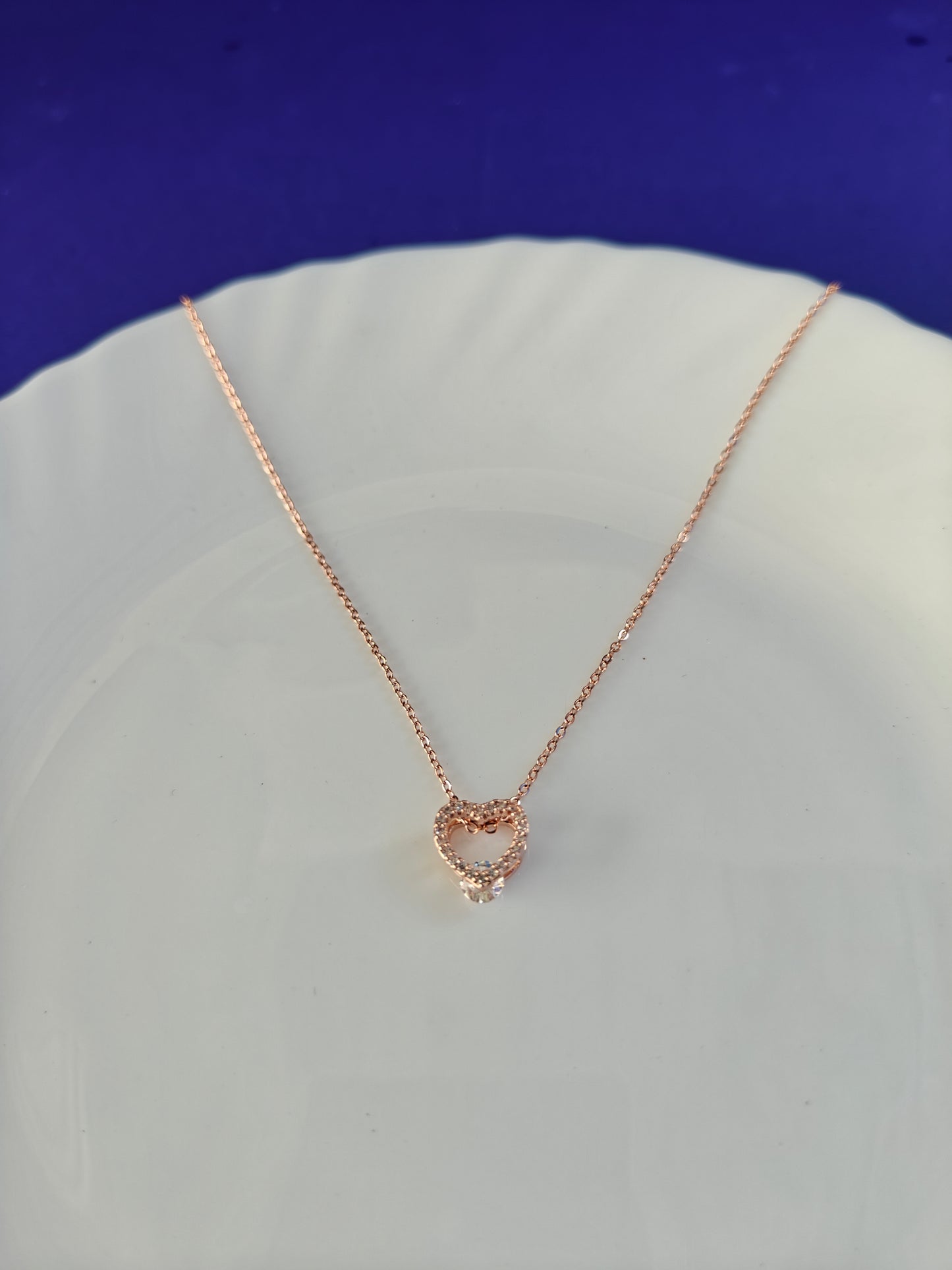 ROSEGOLD CHAIN .