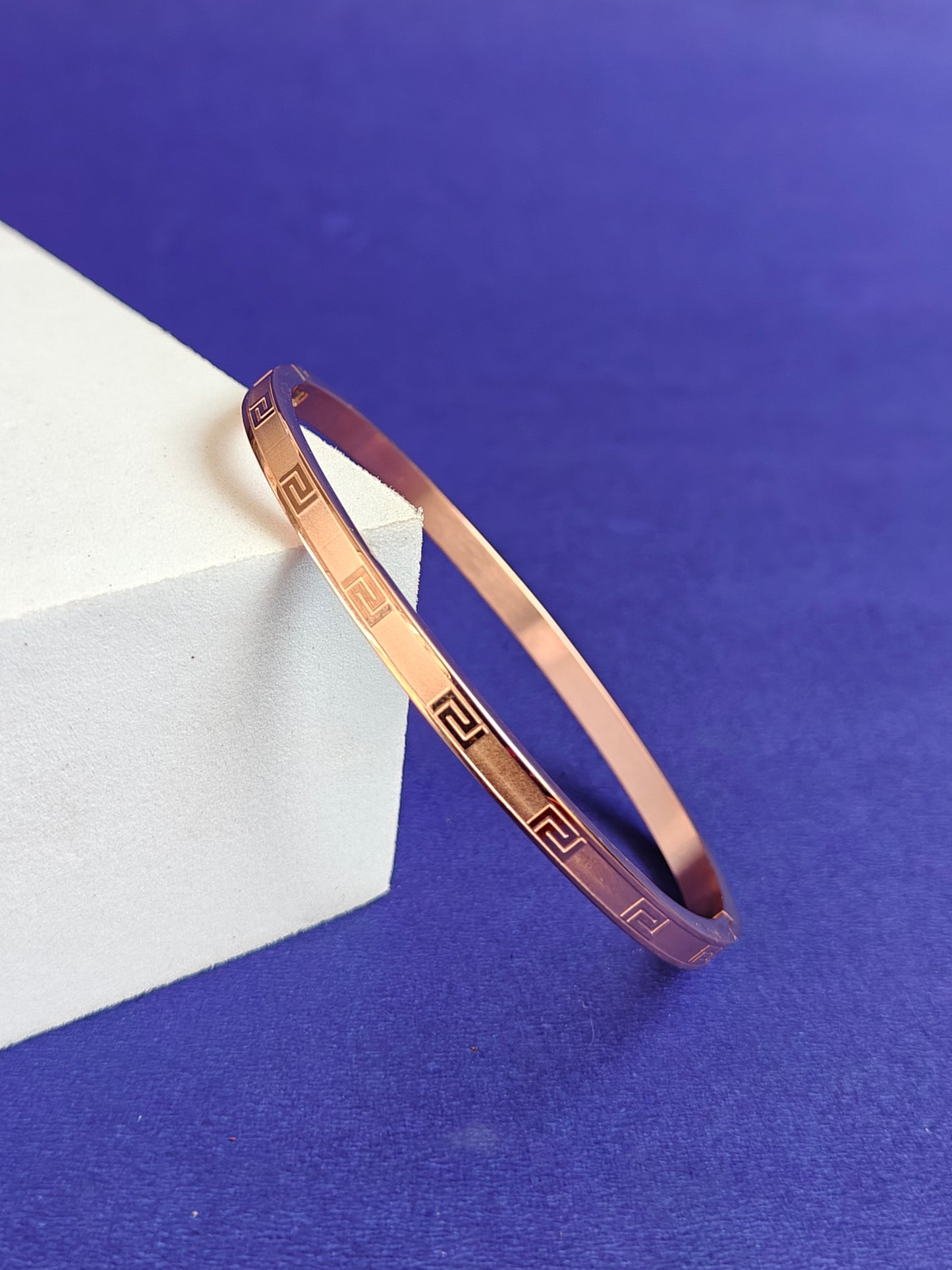 ADULT  ROSE GOLD BRACELET.