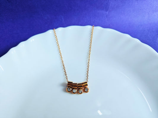 GOLD CHARM J6 7M' white