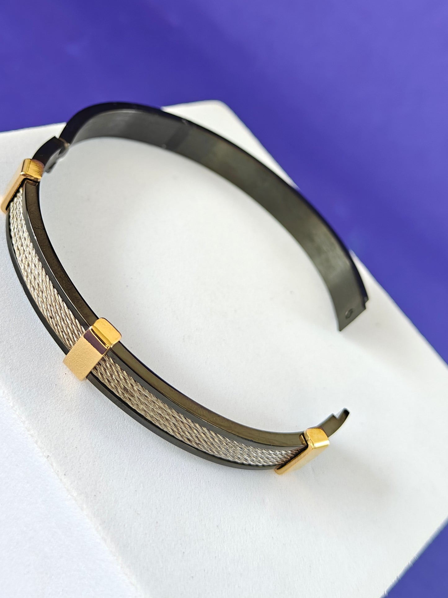 UNISEX KADA BLACK WITH SILVER BRACELET